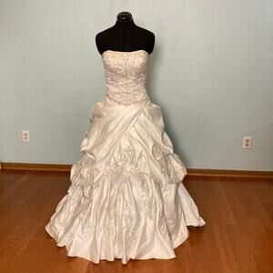 6 David's Bridal ballgown ruched royal Beaded Sequin filigree Satin Ballgown zip
